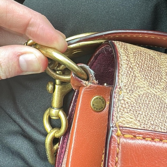 Coach Beat Shoulder Bag In Signature Canvas With Horse And Carriage Print - Picture 10 of 11